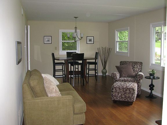 living room/dinning room