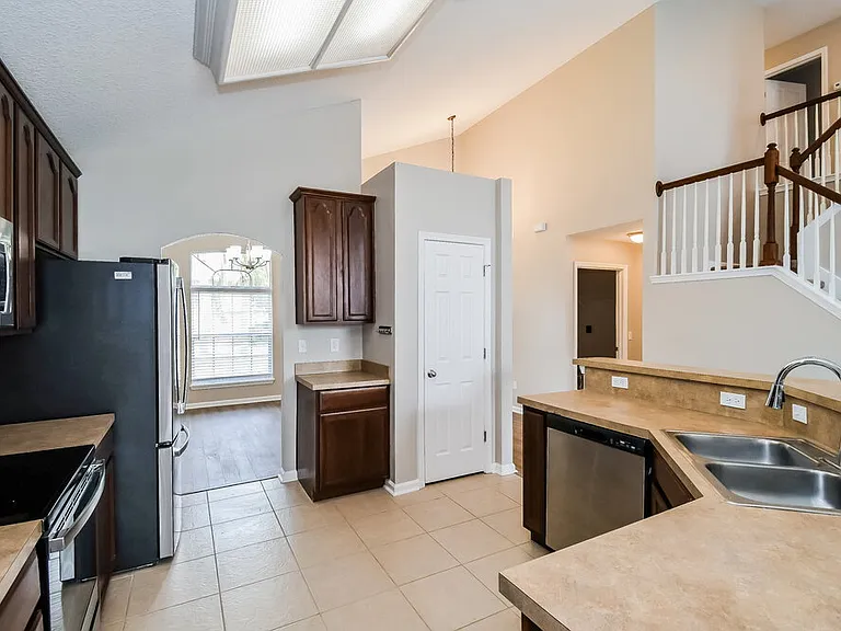 12363 Guava Ct — Photo 8