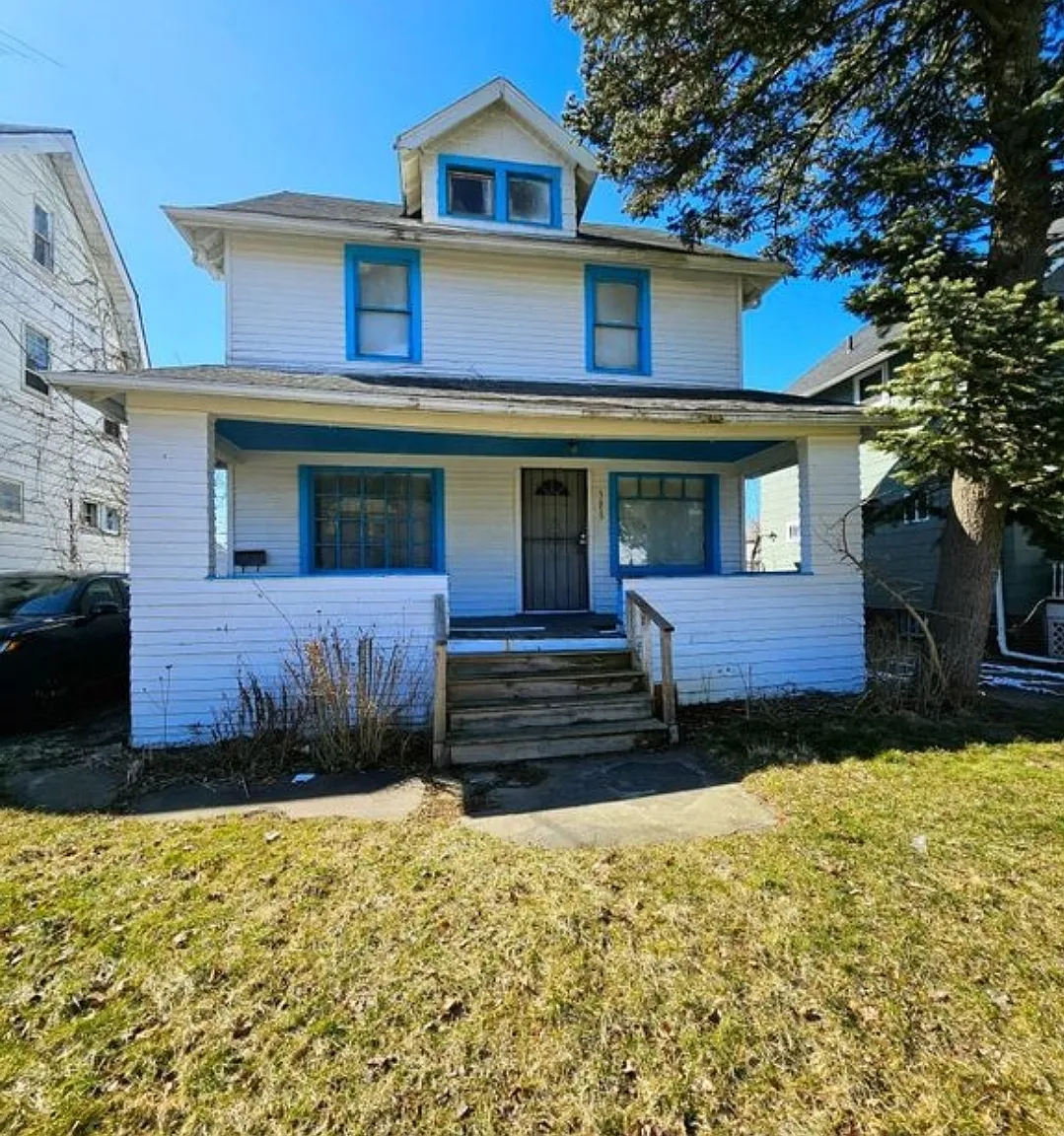 4 bed, 1344 sqft, $1,600 — Photo 1