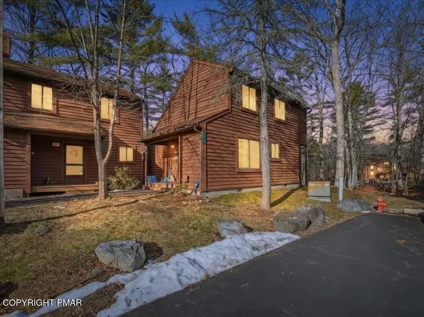 518 Wales Ct, Bushkill, PA 18324