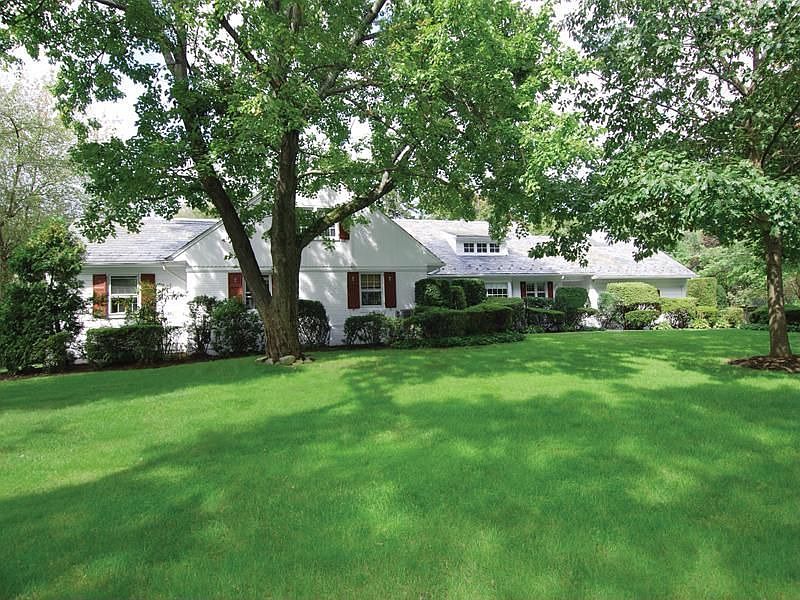 Inviting and Spacious Ranch