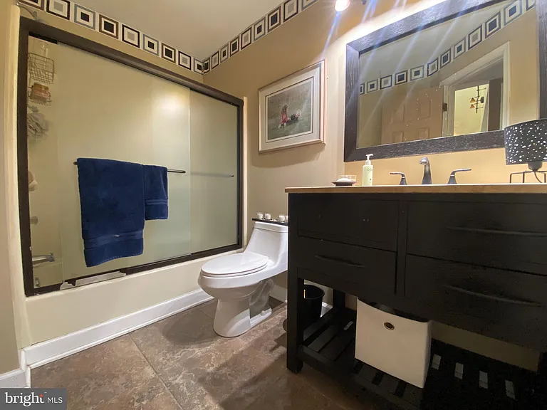 1251 Hinton Dr — Photo 40