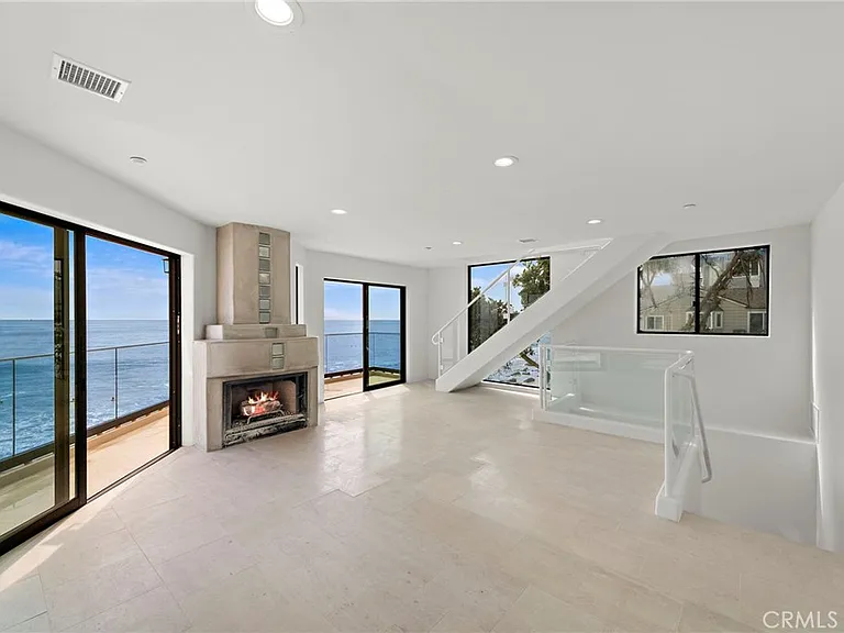 715 Oceanfront Front — Photo 11