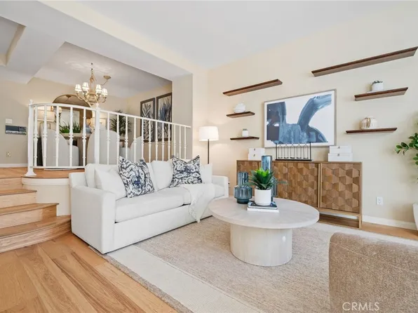 19281 Meadowood Cir, Huntington Beach, CA 92648