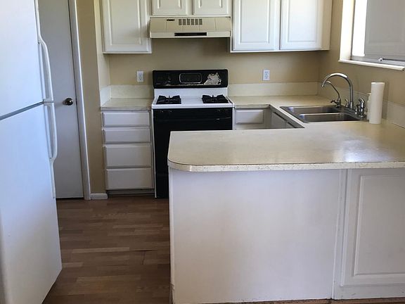 2nd image of 5183 W Highwood Dr
