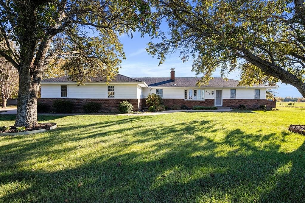 605 N 16th St, Louisburg, KS 66053 Zillow
