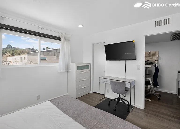 2296 Gaviota Ave #14 — Photo 25