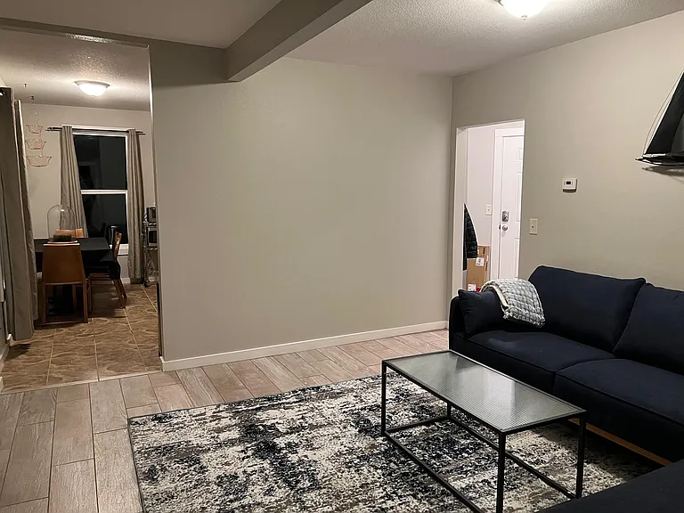 1226 SE Belmont St #4 — Photo 3