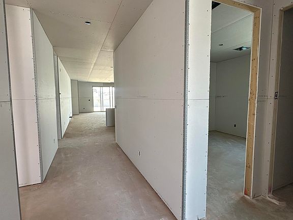 3rd image of 4213 E Bradford Avenue