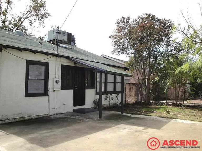 212 Lincoln St — Photo 9