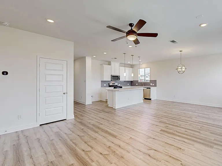 353 Princewood Dr — Photo 20