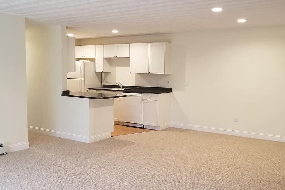 1st image of 304 New River Rd #0