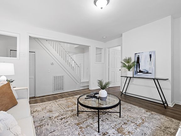 5th image of 5615 Saint Elmo Ave
