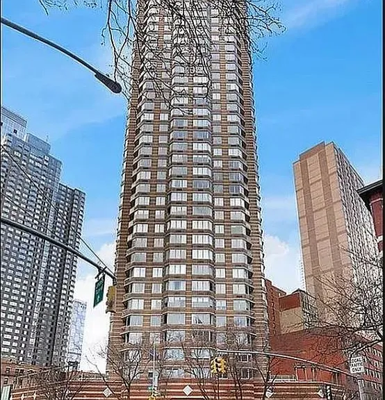 500 W 43rd St #7A — Photo 12