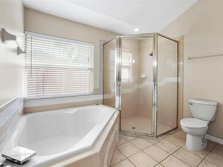 4806 Doc Dr — Photo 17