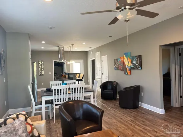 5215 Yellow Bluff Rd, Pensacola, FL 32507