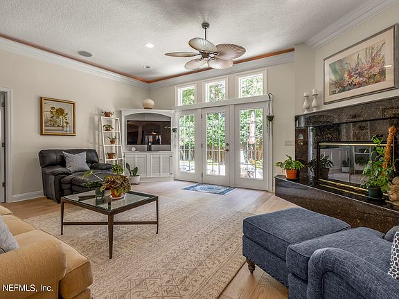 4th image of 1541 Emma Ln