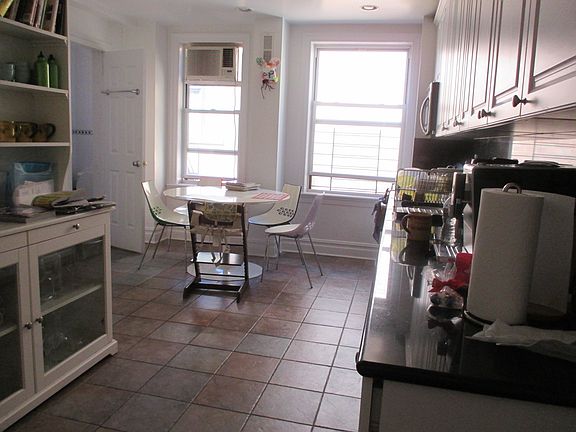 3rd image of 124 W 79th St APT 16B