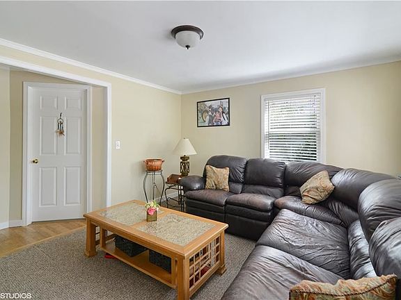 2nd image of 129 Willard Ave