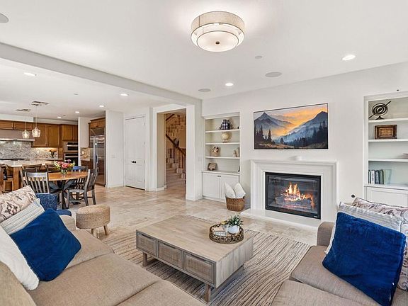 5th image of 809 Dolphin Cir