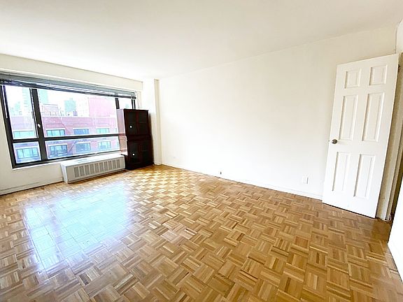 3rd image of 501 E 87th St APT 7f