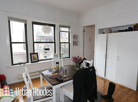 3rd image of 915 W Waveland Ave #First