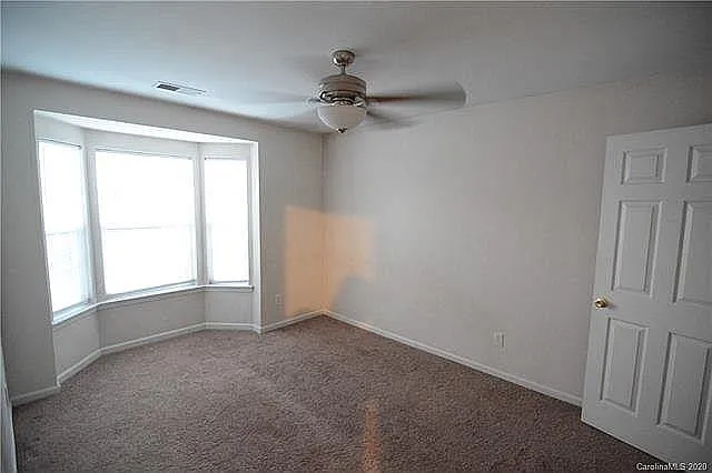 3276 Mannington Dr — Photo 13