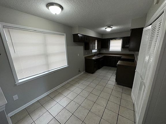 3rd image of 6167 Lacewood Cv