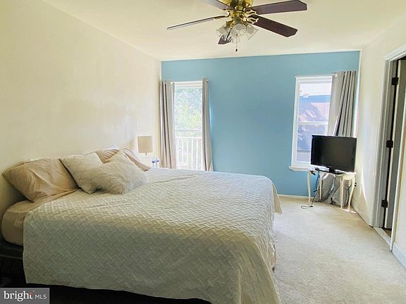 5th image of 3948 Woodhue Pl