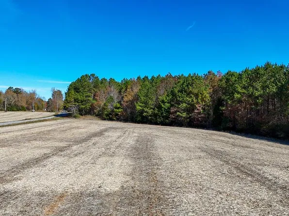 5665 Longview Dr, Kenbridge, VA 23944