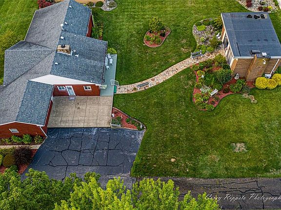 2nd image of 2209 Division Street Ext