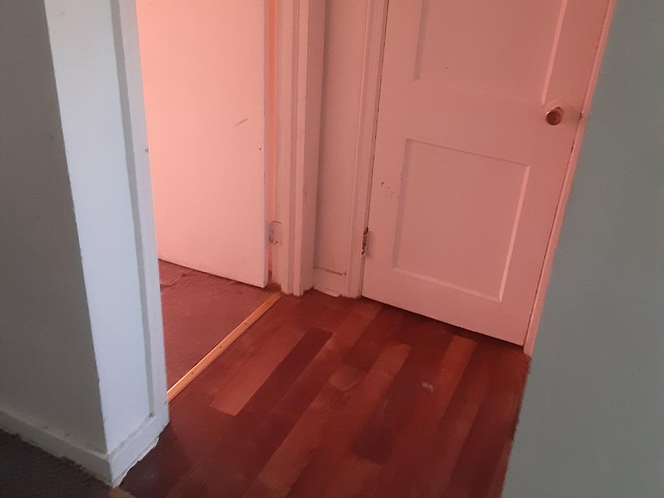 2nd image of 235 S 32nd St