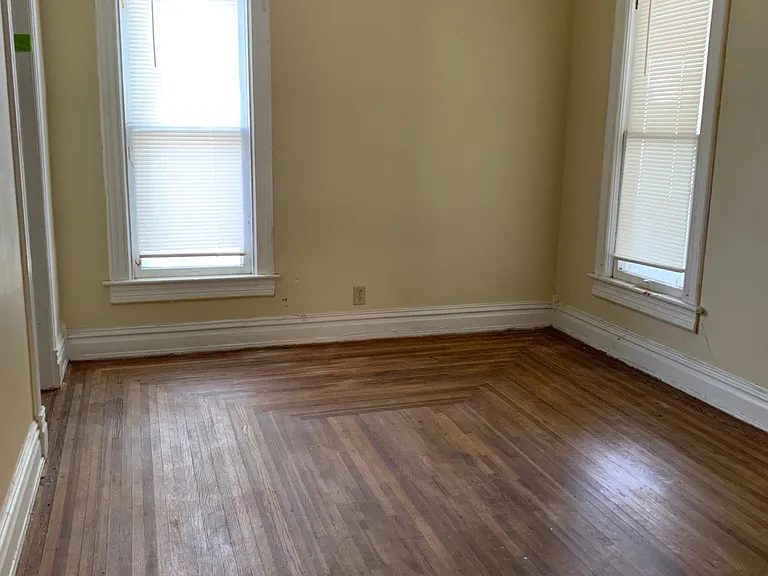 402 Denver St — Photo 12