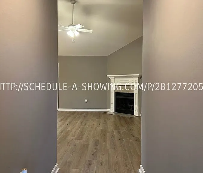 504 Hawthorne St — Photo 2