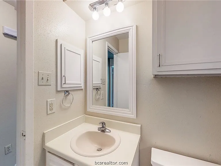 303 Manuel Dr #C — Photo 19
