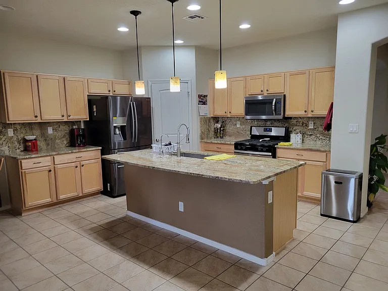 4680 Hojas Verdes — Photo 10
