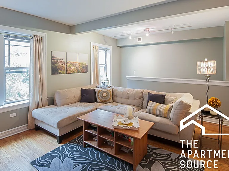 3810 N Sheffield Ave #1E — Photo 2