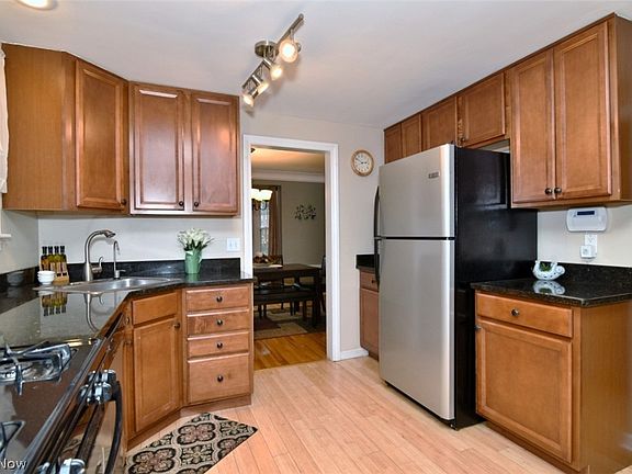 5th image of 3622 Northcliffe Rd