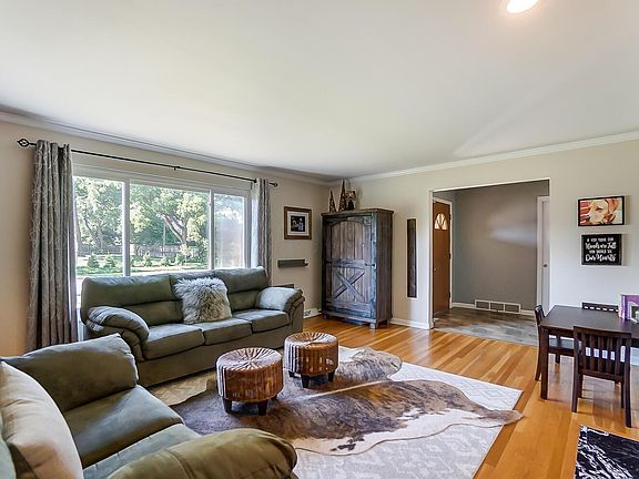 5th image of 2060 Glenmere Rd