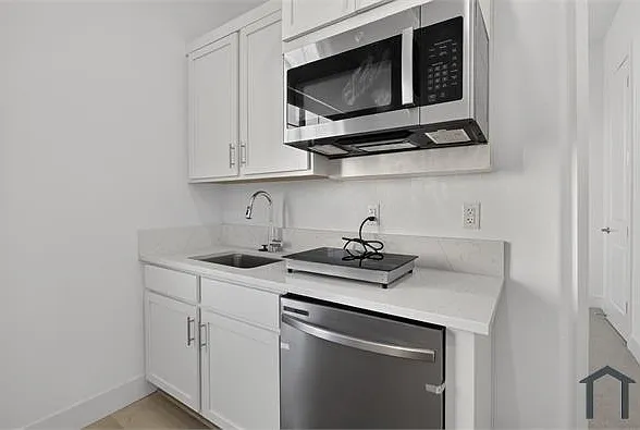 529 E Fiorino St #529 — Photo 3