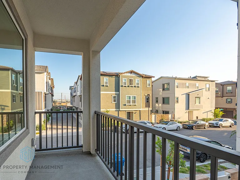 2539 Dorris St — Photo 16