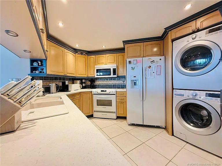 9500 S Ocean Dr #905 — Photo 10