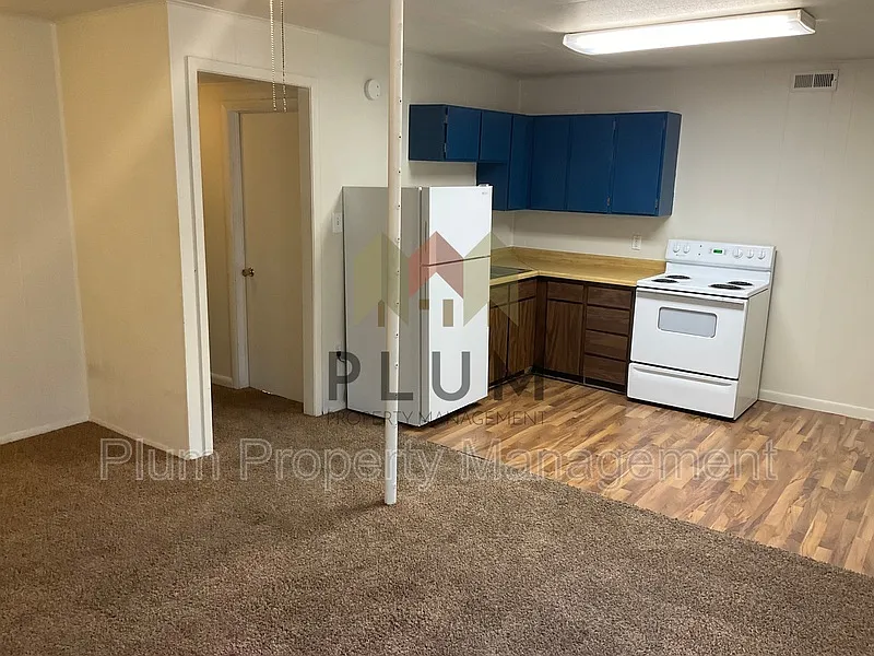 1 bed, 1.0 bath, 560 sqft, $1,095 — Photo 2