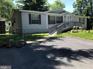 16 Maple Dr, Quakertown, PA 18951