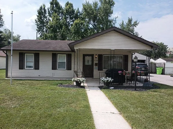 735 Eastern Ave, Fostoria, OH 44830