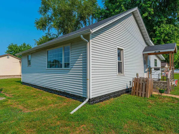 804 Short 8th St, Lincoln, IL 62656