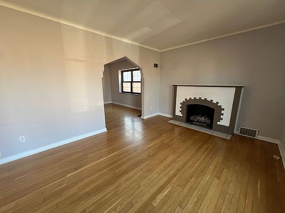 5th image of 5748 Tholozan Ave