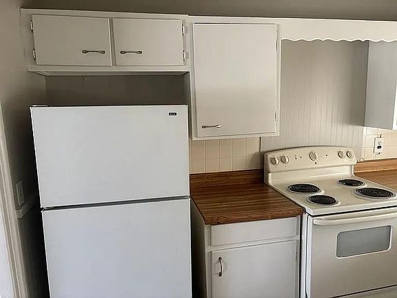 4th image of 8902 Manchester Ave