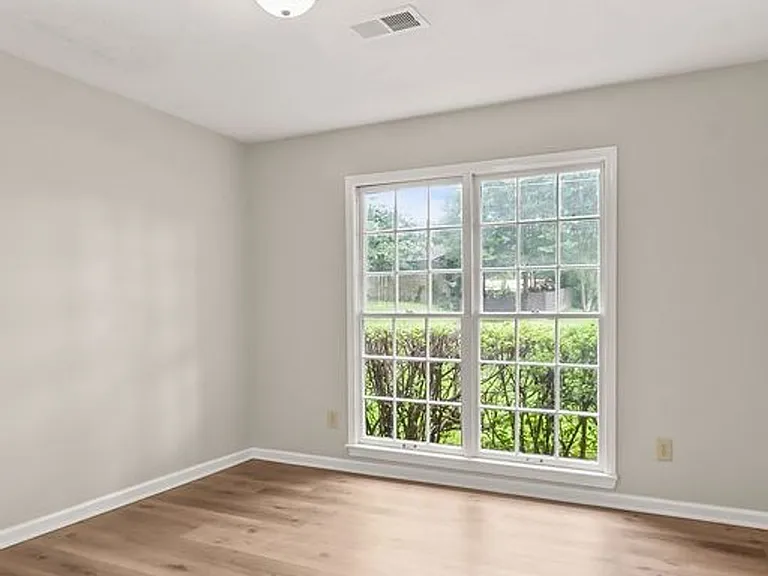 4215 Smith St — Photo 18
