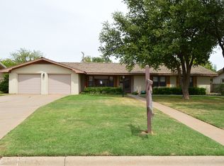 1204 Dallas St, Plainview, TX 79072